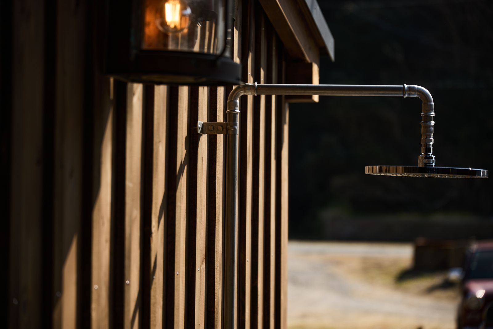 シャワーとランタン照明
