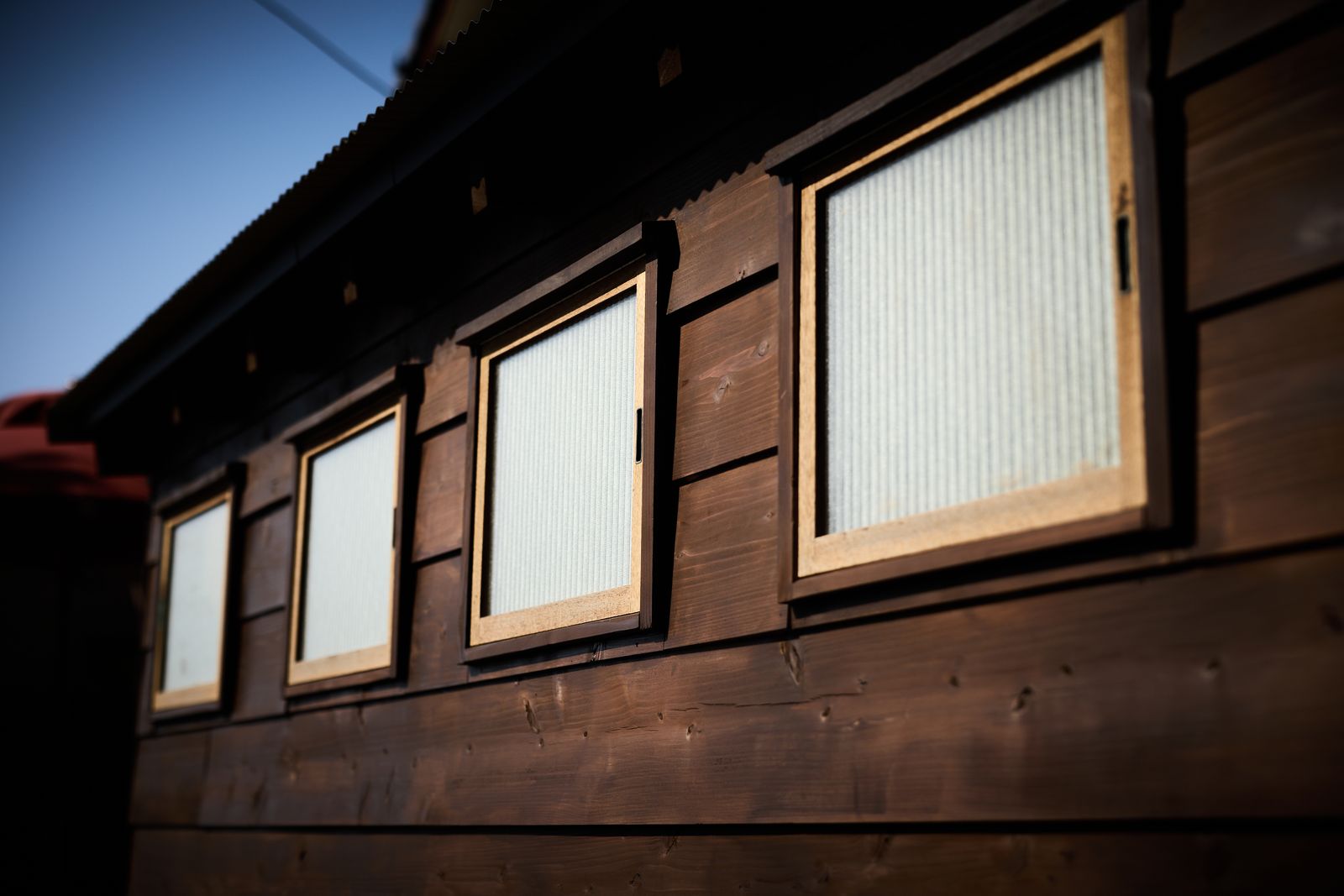 木造壁の窓ディテール